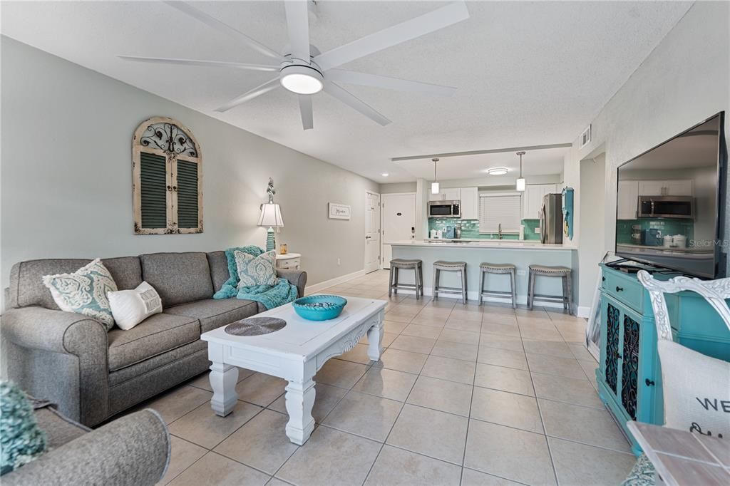 : $358,500 (1 beds, 1 baths, 703 Square Feet)