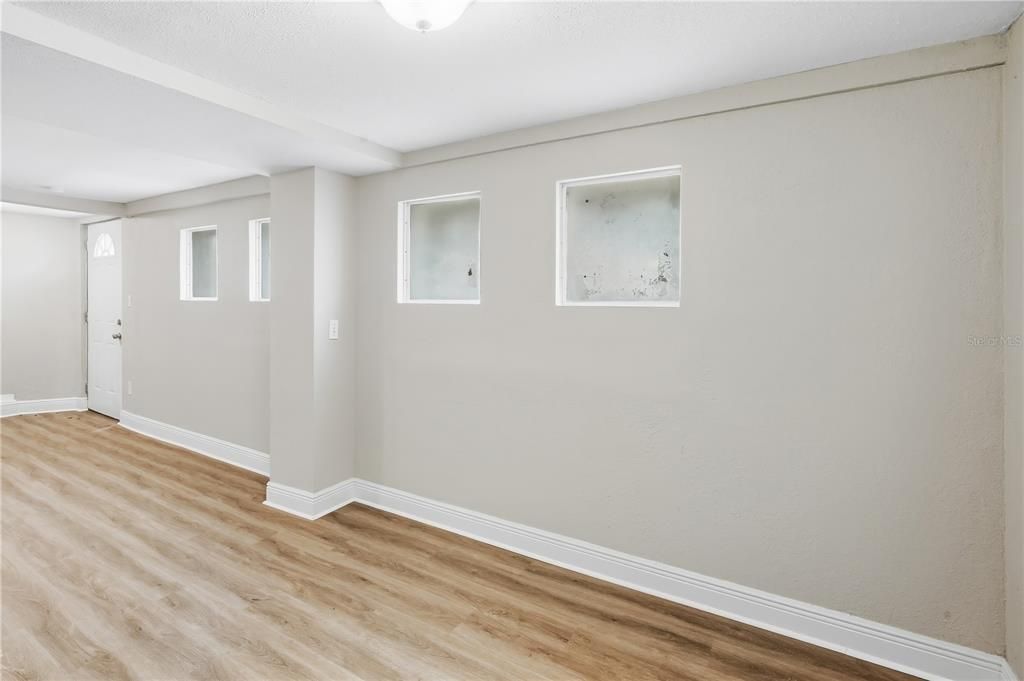 For Rent: $2,195 (3 beds, 2 baths, 1200 Square Feet)