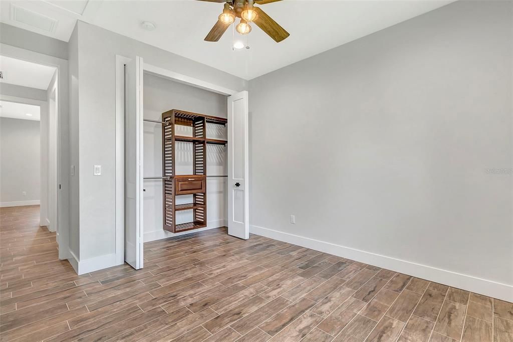 For Sale: $475,000 (4 beds, 2 baths, 1826 Square Feet)