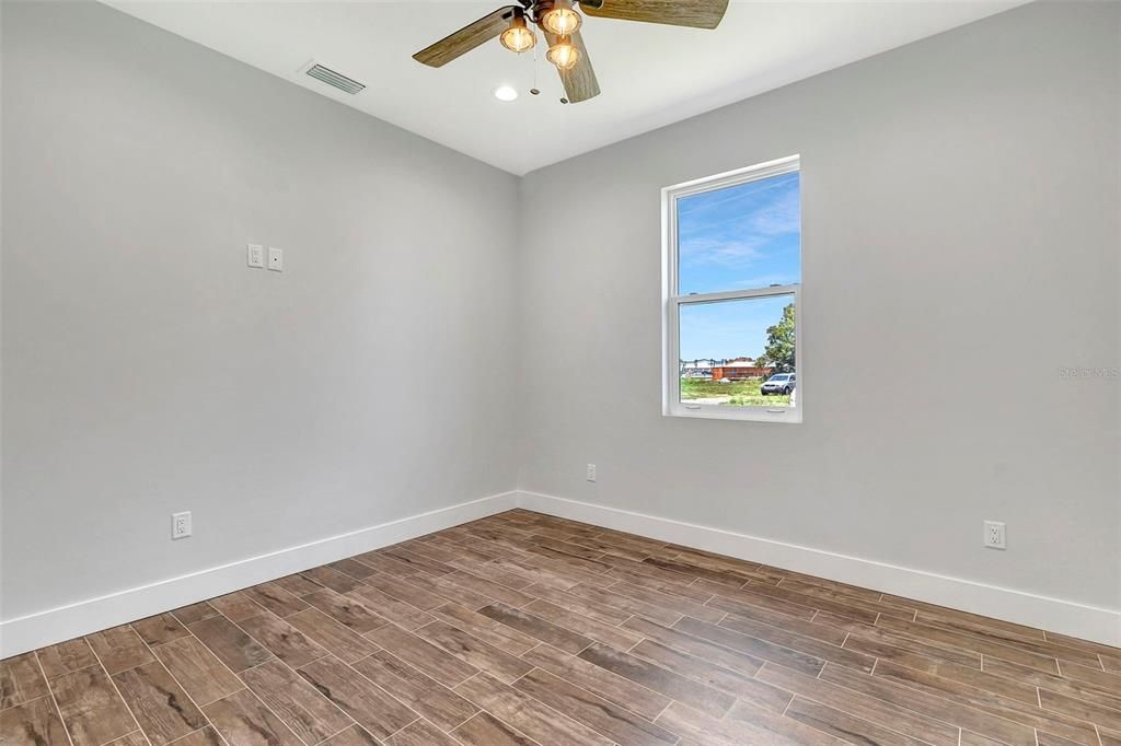 For Sale: $475,000 (4 beds, 2 baths, 1826 Square Feet)