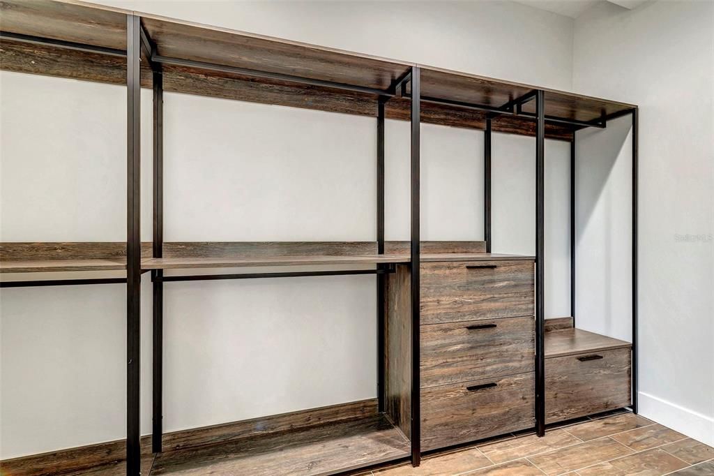For Sale: $475,000 (4 beds, 2 baths, 1826 Square Feet)