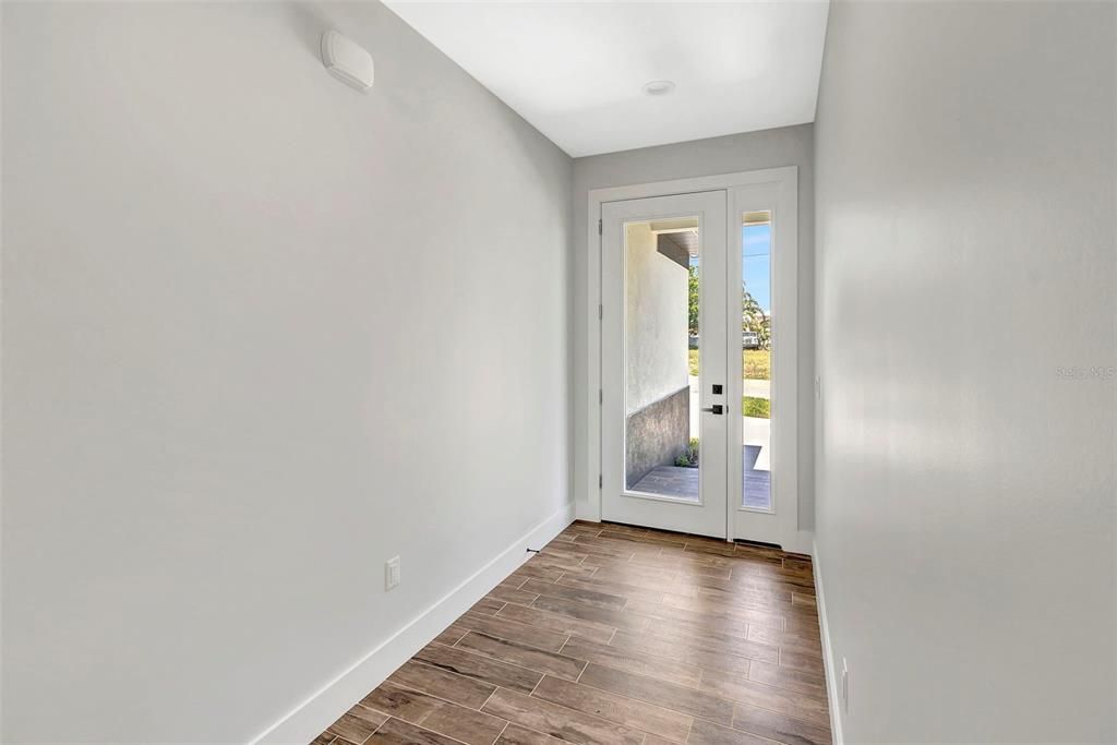 For Sale: $475,000 (4 beds, 2 baths, 1826 Square Feet)