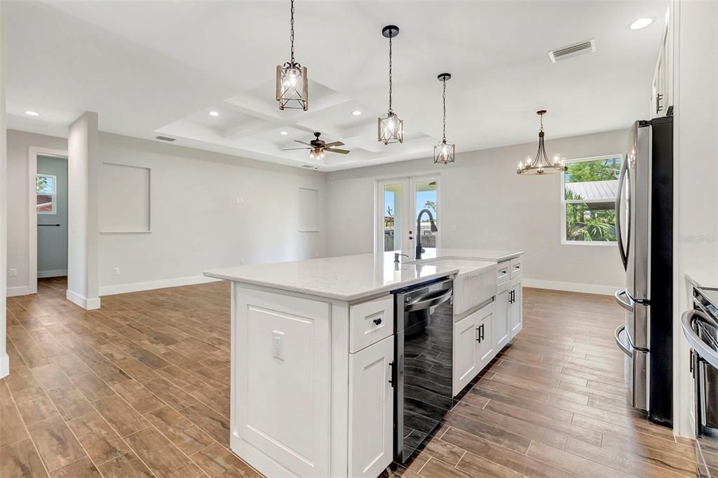 For Sale: $475,000 (4 beds, 2 baths, 1826 Square Feet)