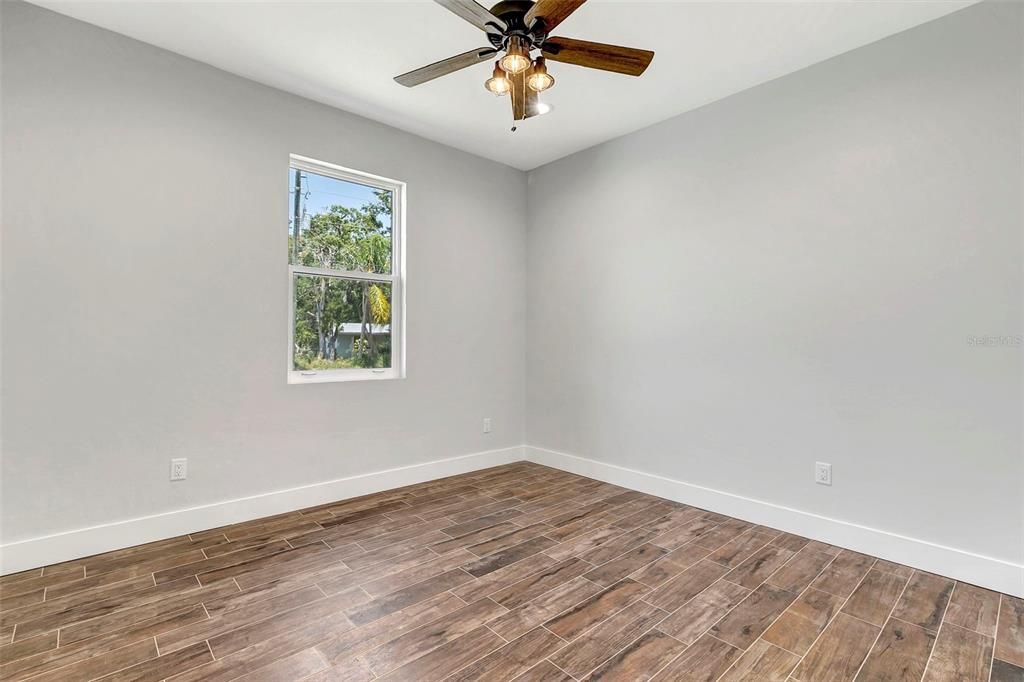 For Sale: $475,000 (4 beds, 2 baths, 1826 Square Feet)