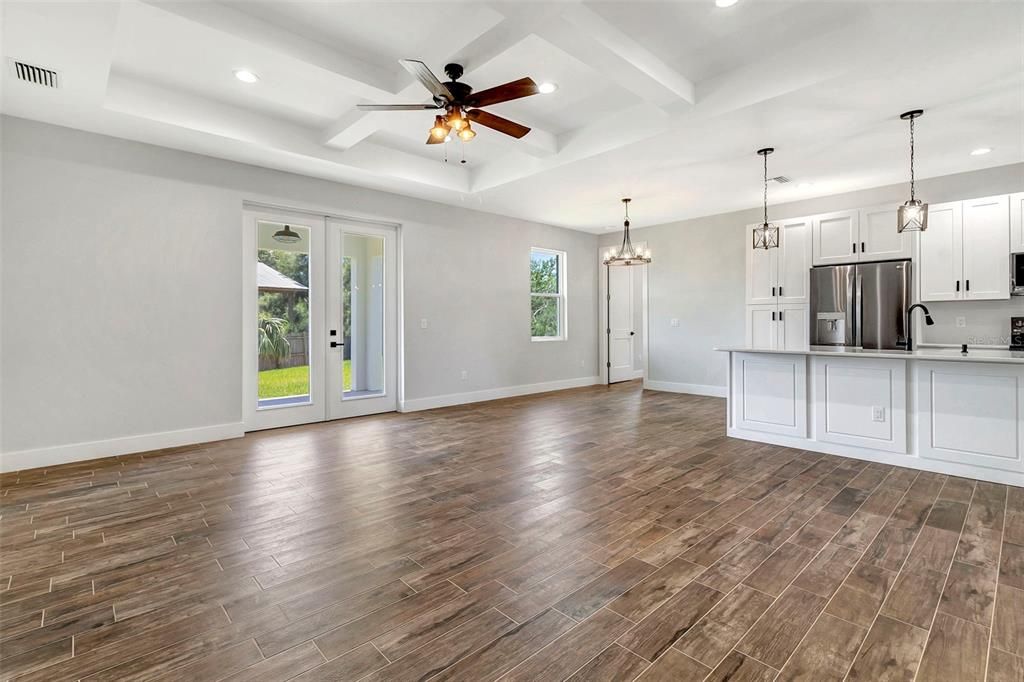 For Sale: $475,000 (4 beds, 2 baths, 1826 Square Feet)