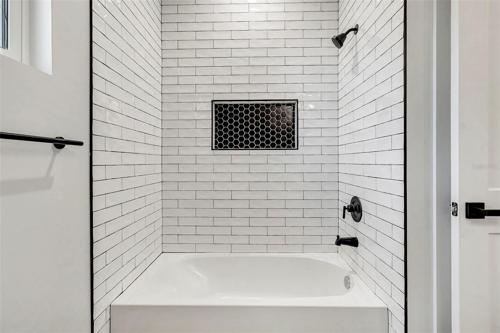 For Sale: $475,000 (4 beds, 2 baths, 1826 Square Feet)