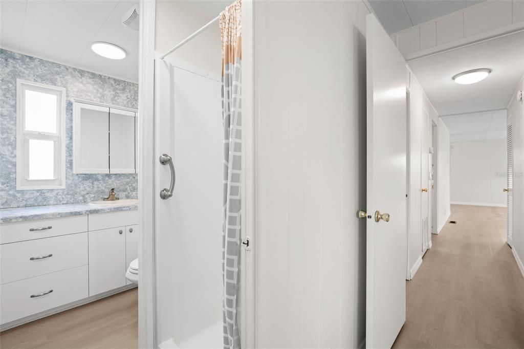 For Sale: $135,000 (2 beds, 2 baths, 1266 Square Feet)