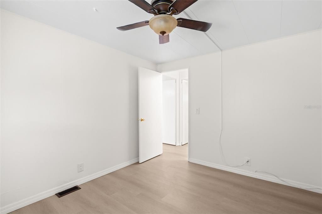 For Sale: $135,000 (2 beds, 2 baths, 1266 Square Feet)