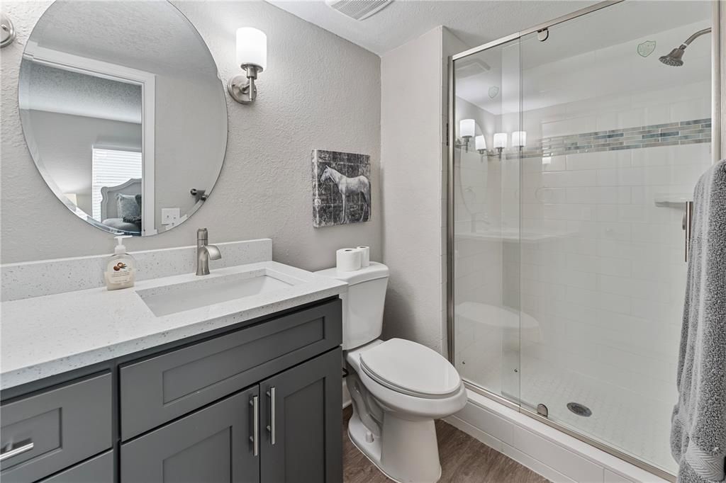 : $550,000 (2 camas, 2 baños, 867 Pies cuadrados)