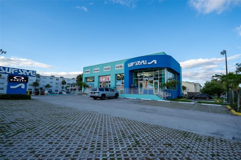 : $550,000 (2 camas, 2 baños, 867 Pies cuadrados)