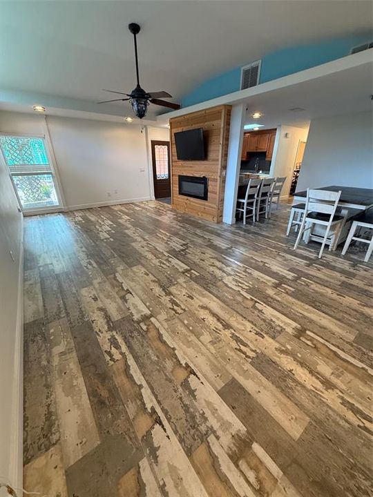 For Sale: $429,000 (3 beds, 2 baths, 2144 Square Feet)