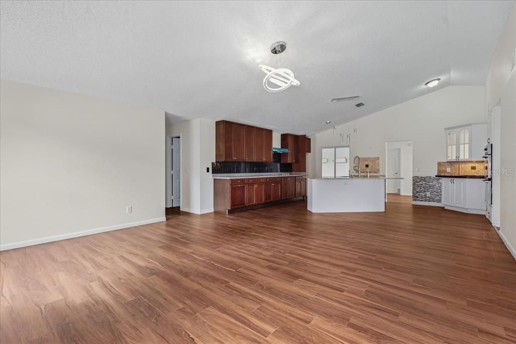 En Venta: $399,000 (3 camas, 2 baños, 1768 Pies cuadrados)