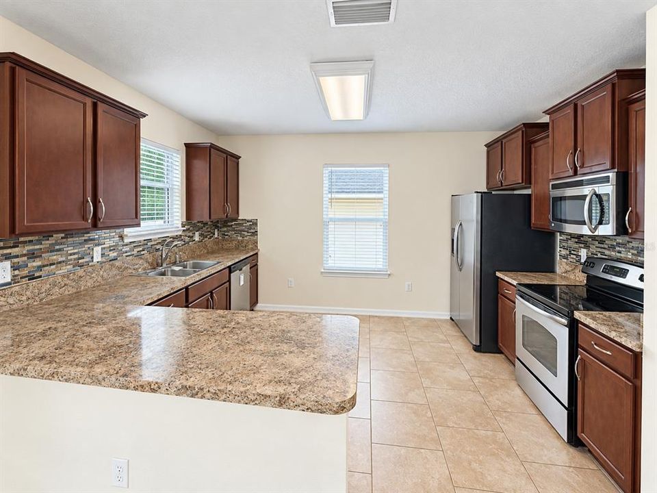 For Sale: $269,900 (3 beds, 2 baths, 1432 Square Feet)