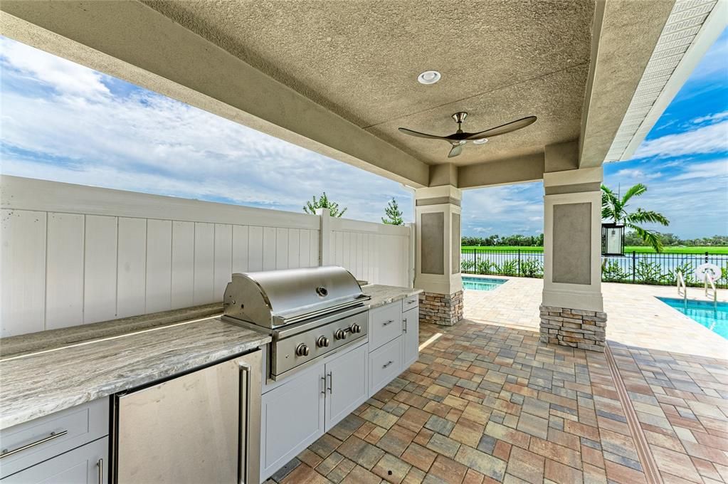 For Sale: $449,990 (2 beds, 2 baths, 1641 Square Feet)