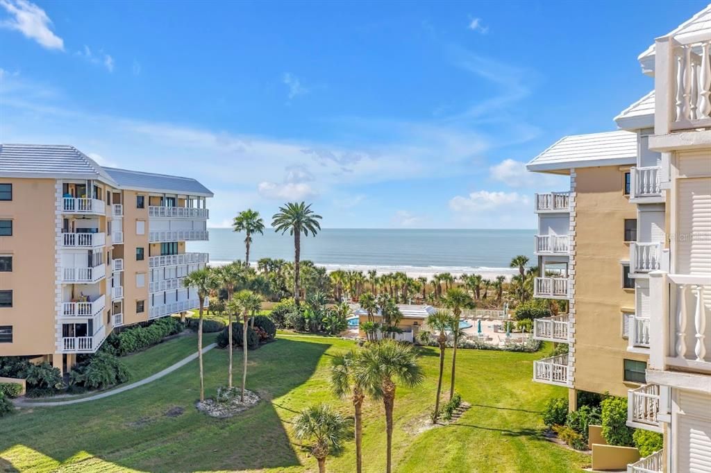 For Sale: $940,000 (2 beds, 2 baths, 2070 Square Feet)
