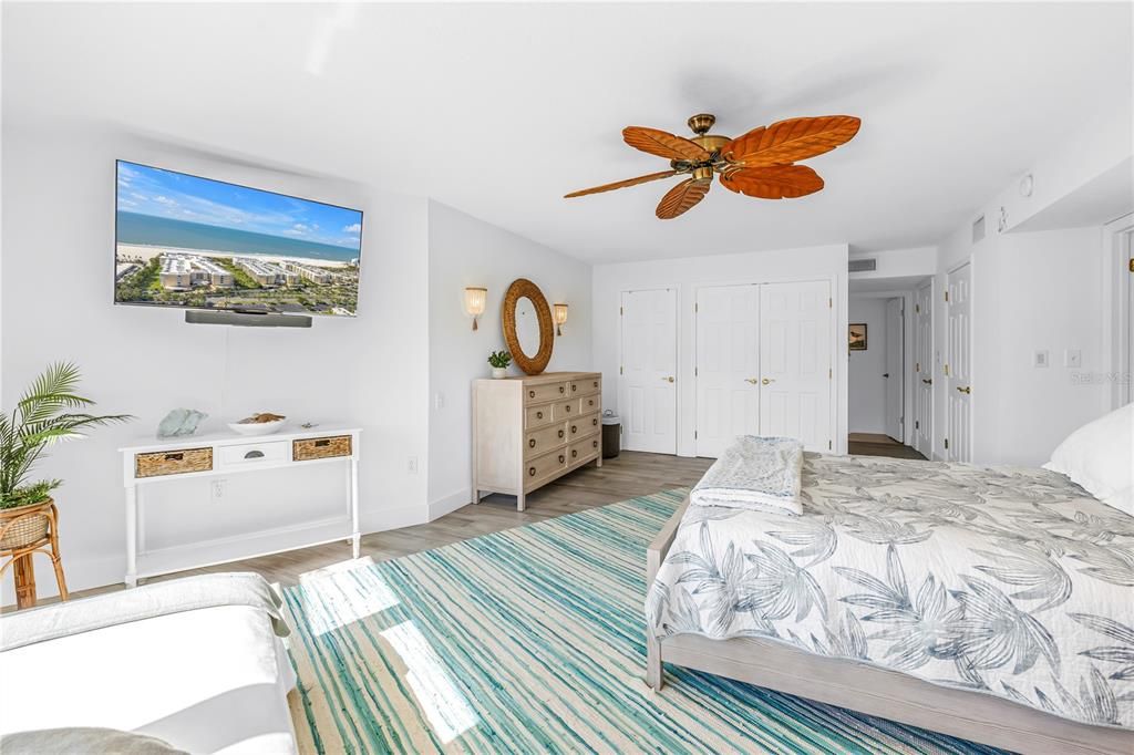 For Sale: $940,000 (2 beds, 2 baths, 2070 Square Feet)