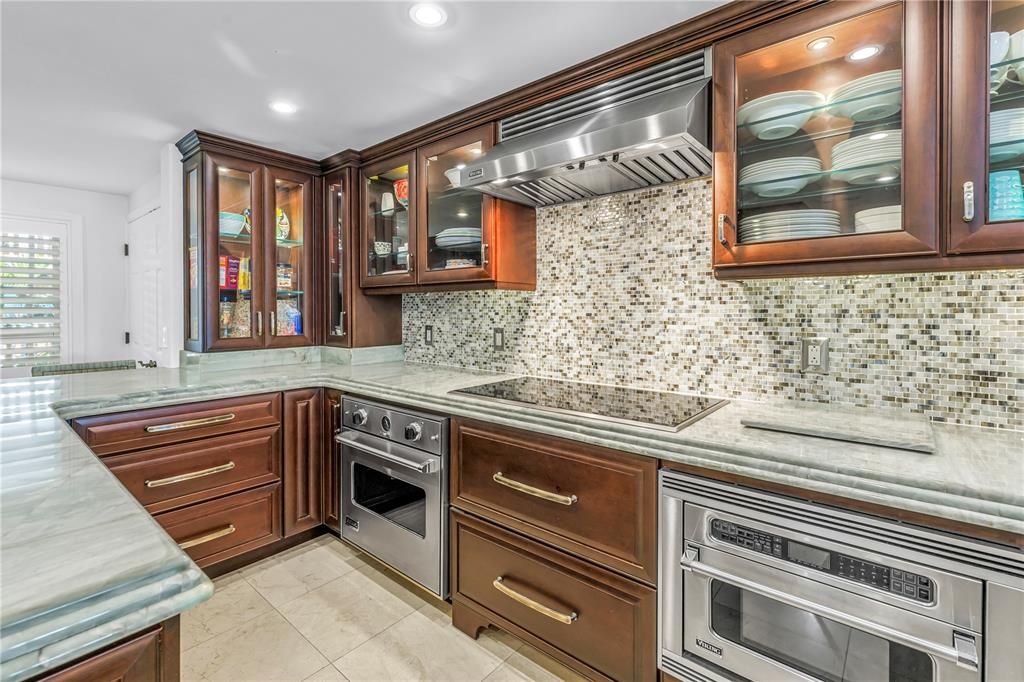 For Sale: $940,000 (2 beds, 2 baths, 2070 Square Feet)