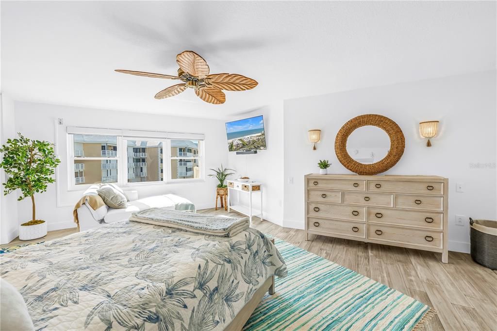 For Sale: $940,000 (2 beds, 2 baths, 2070 Square Feet)