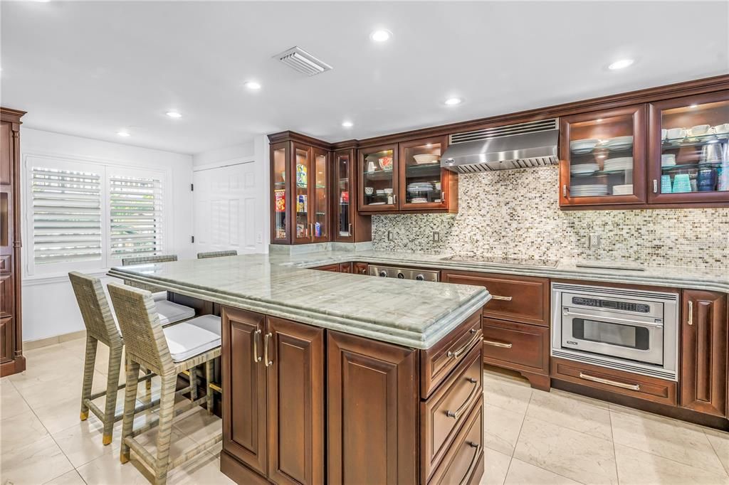 For Sale: $940,000 (2 beds, 2 baths, 2070 Square Feet)
