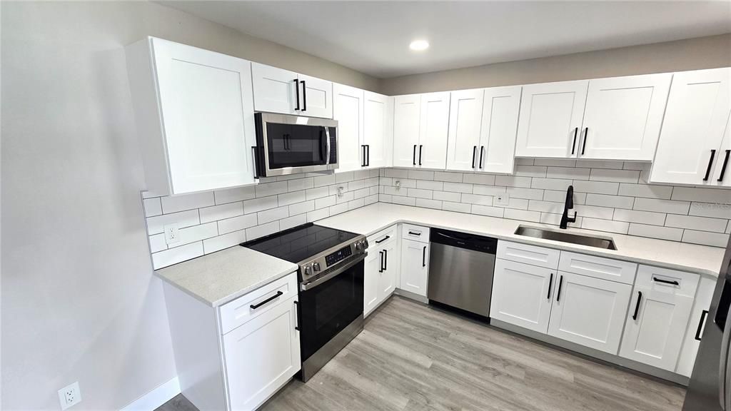 For Sale: $285,000 (3 beds, 1 baths, 1000 Square Feet)