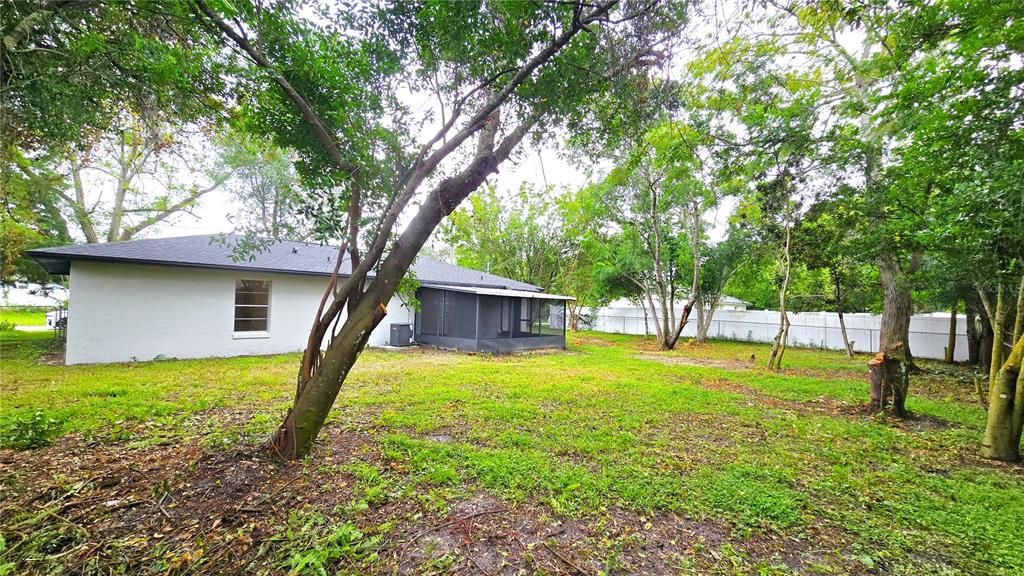 For Sale: $285,000 (3 beds, 1 baths, 1000 Square Feet)