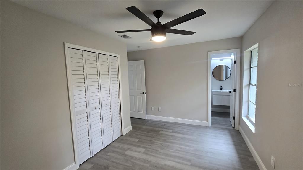 For Sale: $285,000 (3 beds, 1 baths, 1000 Square Feet)