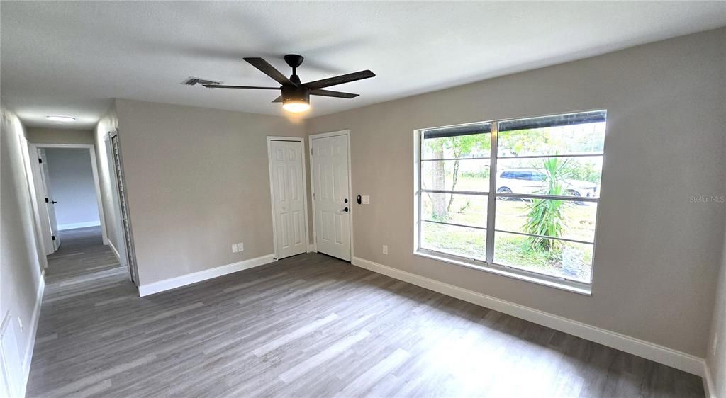 For Sale: $285,000 (3 beds, 1 baths, 1000 Square Feet)