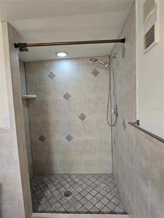 En Renta: $1,600 (1 camas, 1 baños, 750 Pies cuadrados)