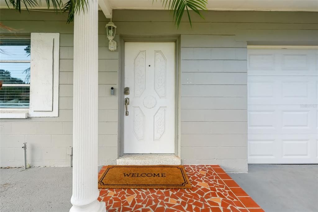 For Sale: $359,000 (2 beds, 1 baths, 1032 Square Feet)