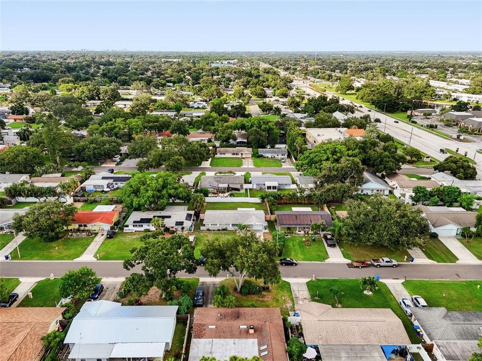 For Sale: $359,000 (2 beds, 1 baths, 1032 Square Feet)