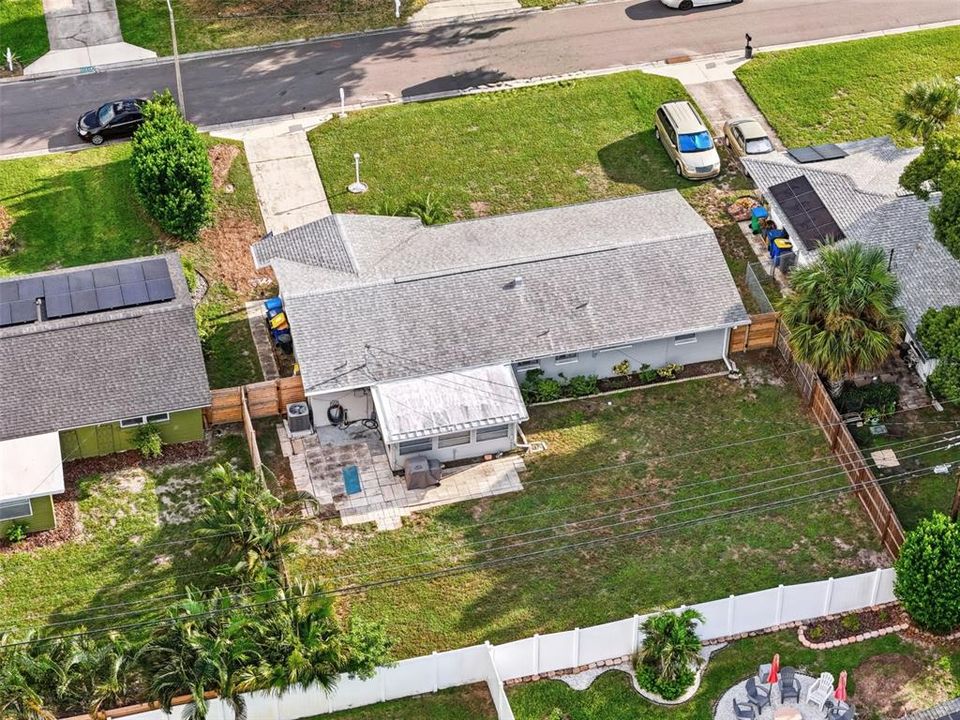 For Sale: $359,000 (2 beds, 1 baths, 1032 Square Feet)