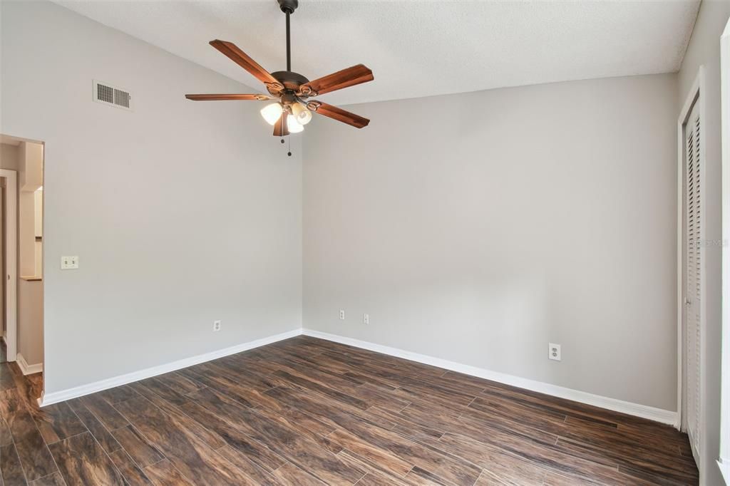 For Sale: $210,000 (2 beds, 2 baths, 1185 Square Feet)