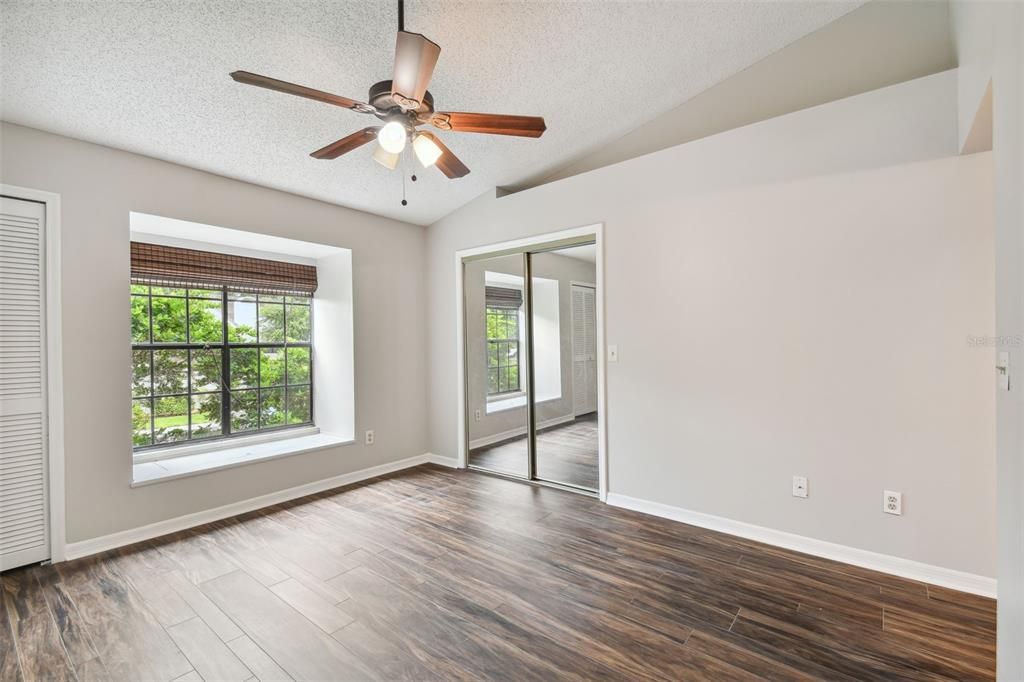 For Sale: $210,000 (2 beds, 2 baths, 1185 Square Feet)