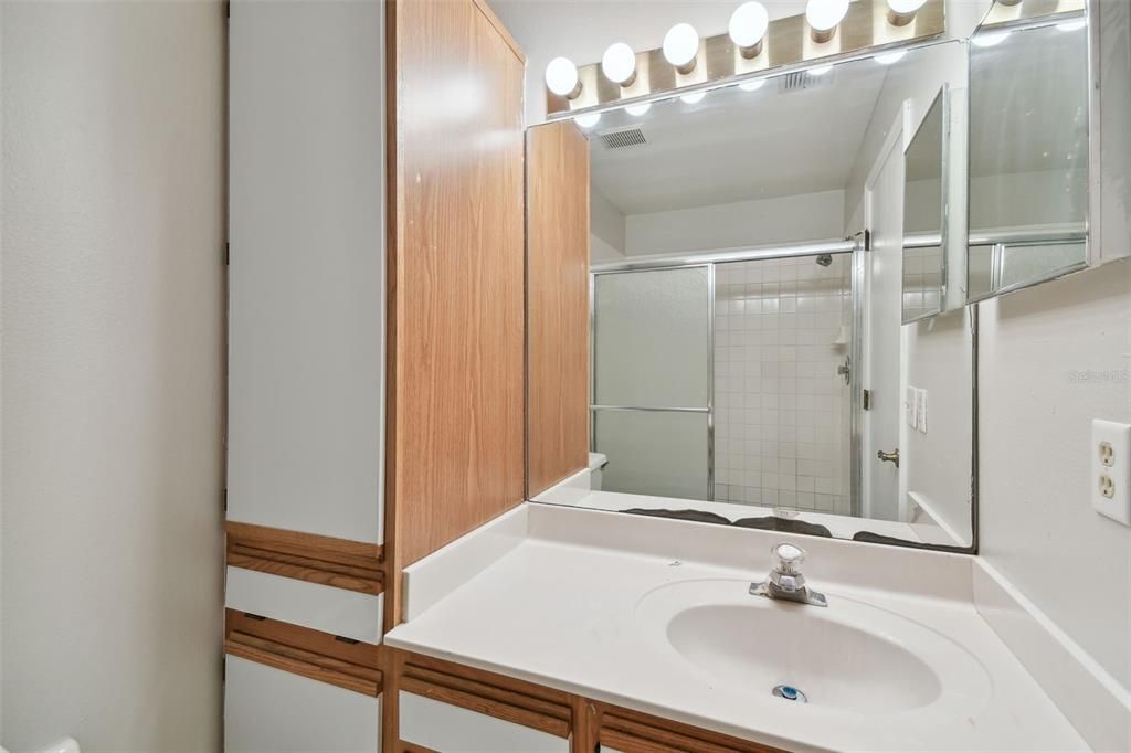 For Sale: $210,000 (2 beds, 2 baths, 1185 Square Feet)