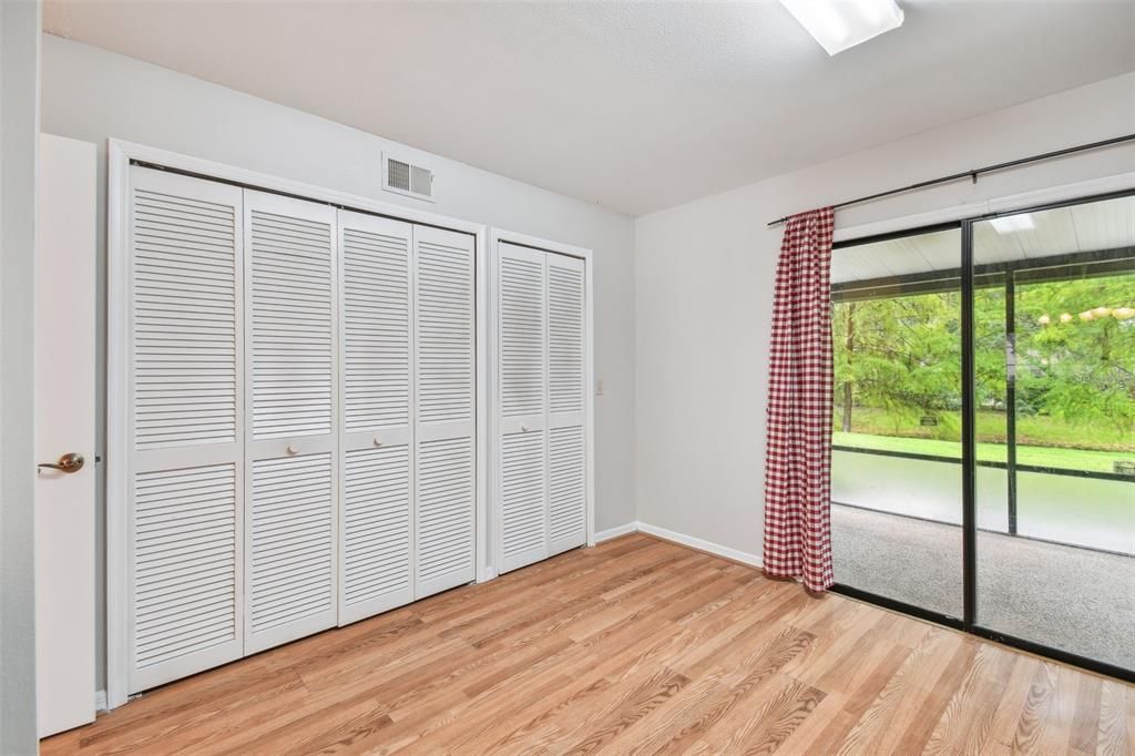 For Sale: $210,000 (2 beds, 2 baths, 1185 Square Feet)
