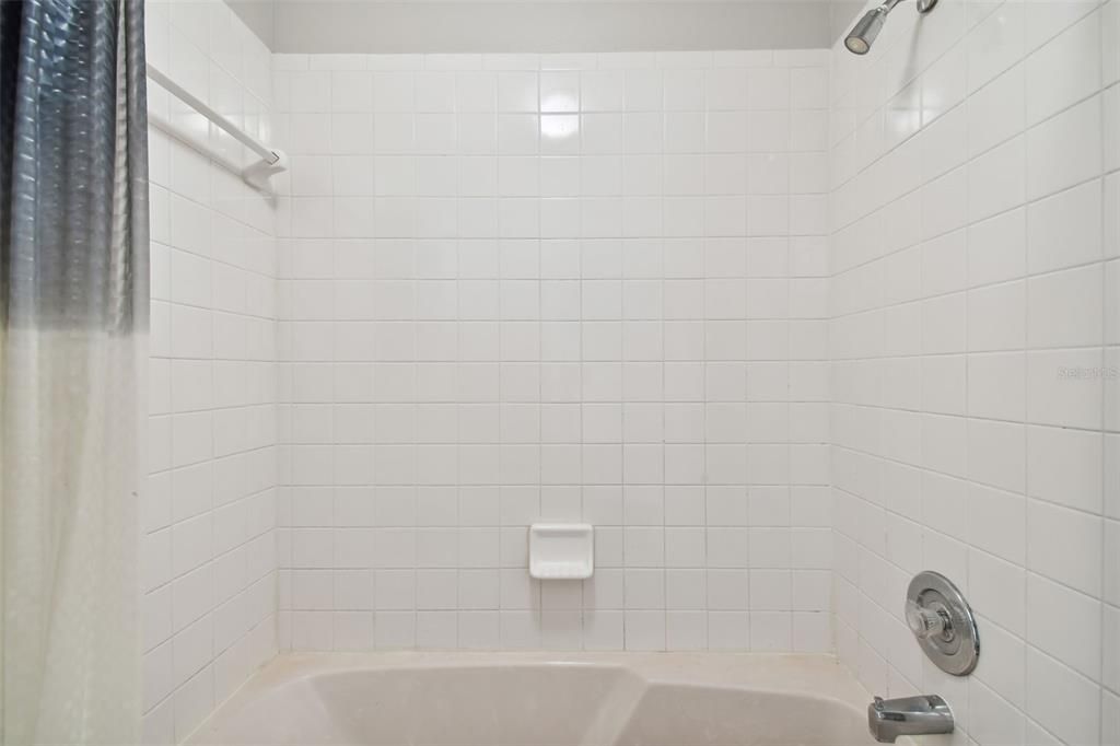 For Sale: $210,000 (2 beds, 2 baths, 1185 Square Feet)
