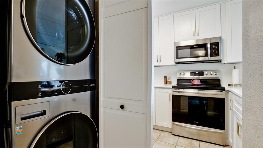 En Venta: $699,000 (2 camas, 2 baños, 828 Pies cuadrados)
