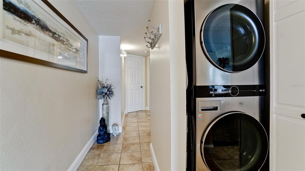 En Venta: $699,000 (2 camas, 2 baños, 828 Pies cuadrados)