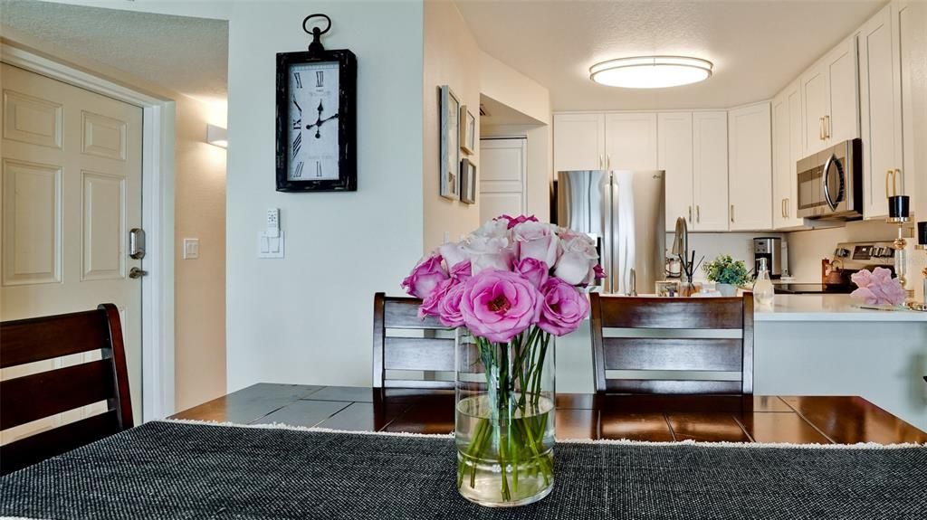 En Venta: $699,000 (2 camas, 2 baños, 828 Pies cuadrados)