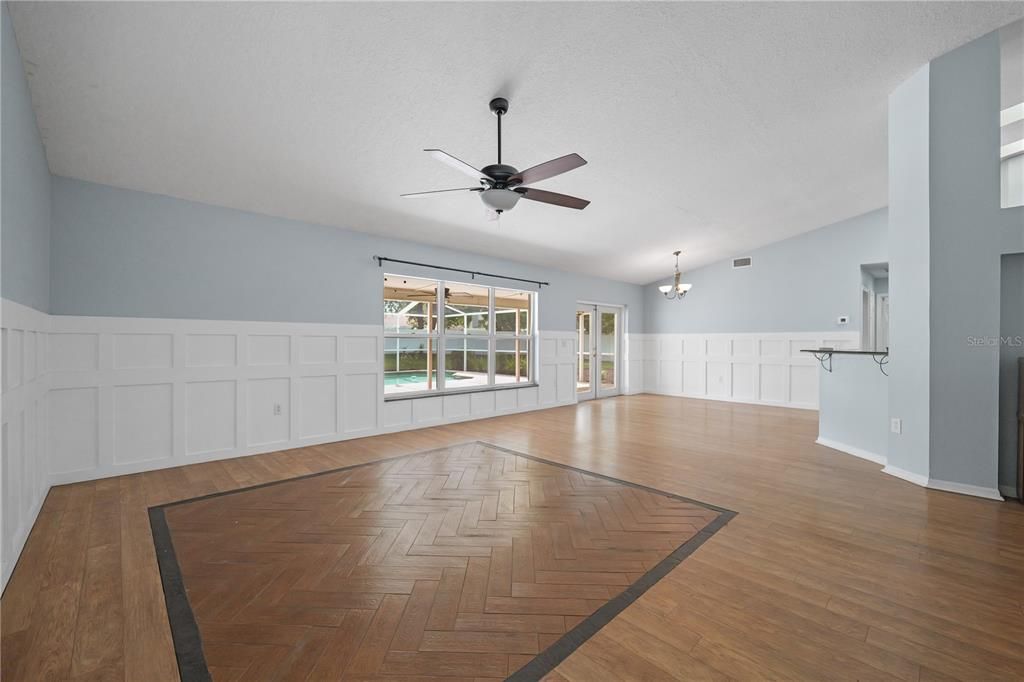 : $550,000 (4 beds, 3 baths, 2687 Square Feet)