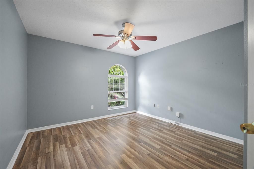 : $550,000 (4 beds, 3 baths, 2687 Square Feet)