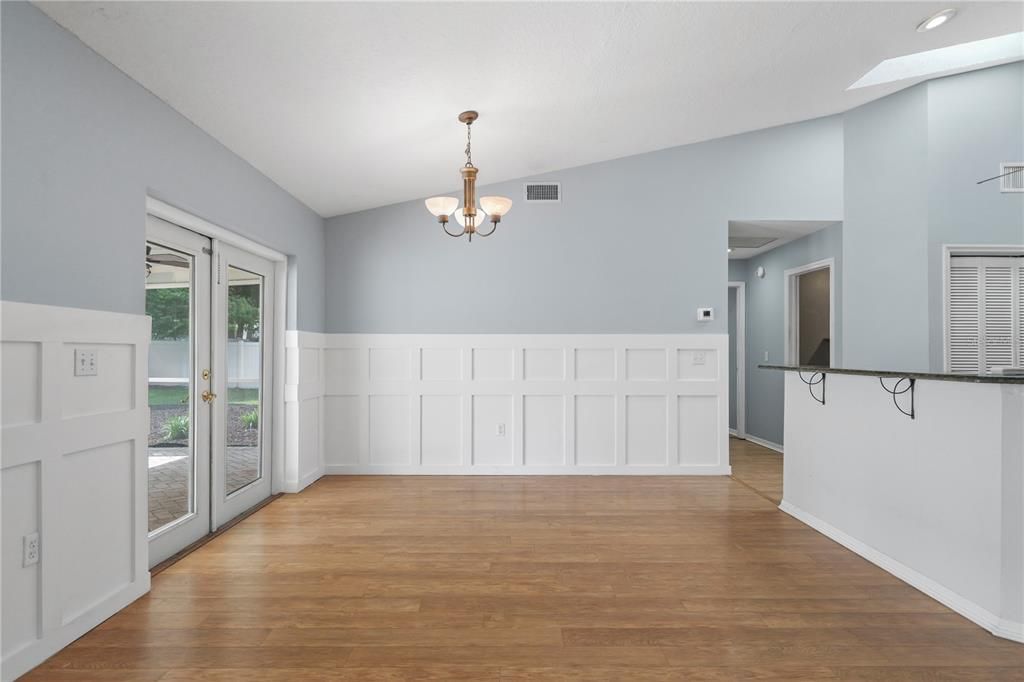 : $550,000 (4 beds, 3 baths, 2687 Square Feet)