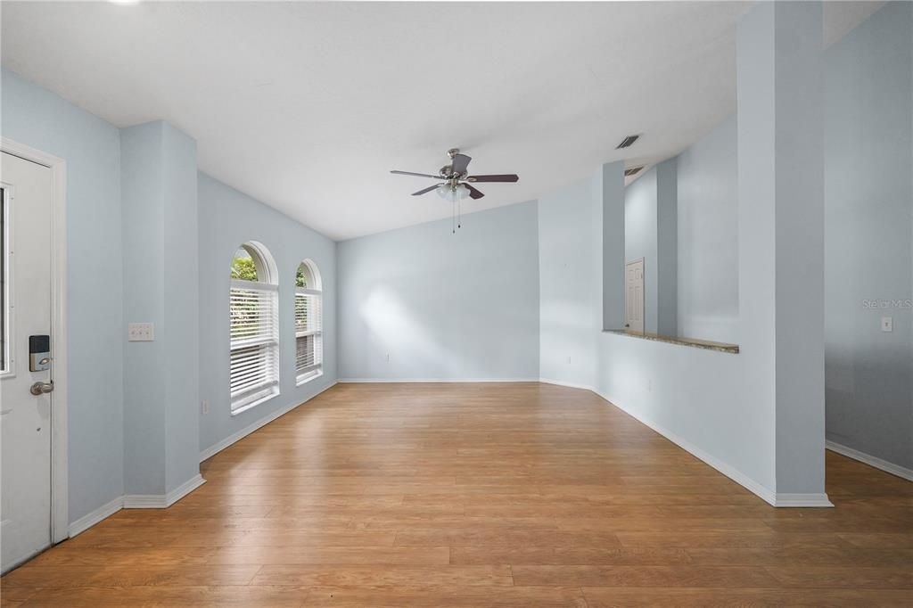 : $550,000 (4 beds, 3 baths, 2687 Square Feet)