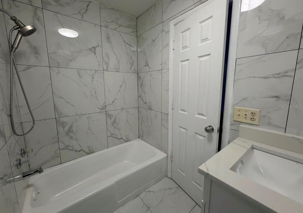 En Renta: $1,800 (3 camas, 2 baños, 1332 Pies cuadrados)