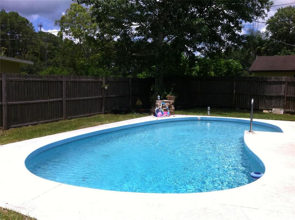 For Rent: $2,100 (2 beds, 1 baths, 1450 Square Feet)