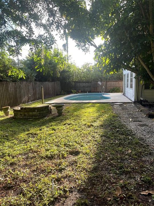 For Rent: $2,100 (2 beds, 1 baths, 1450 Square Feet)