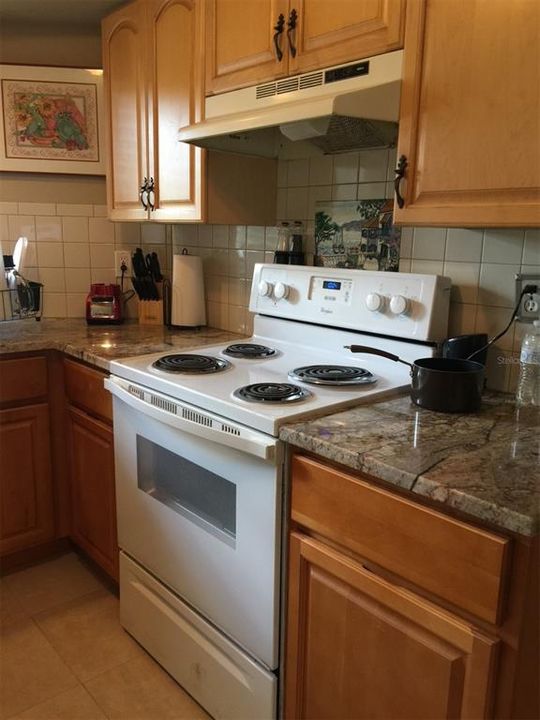 For Rent: $2,100 (2 beds, 1 baths, 1450 Square Feet)