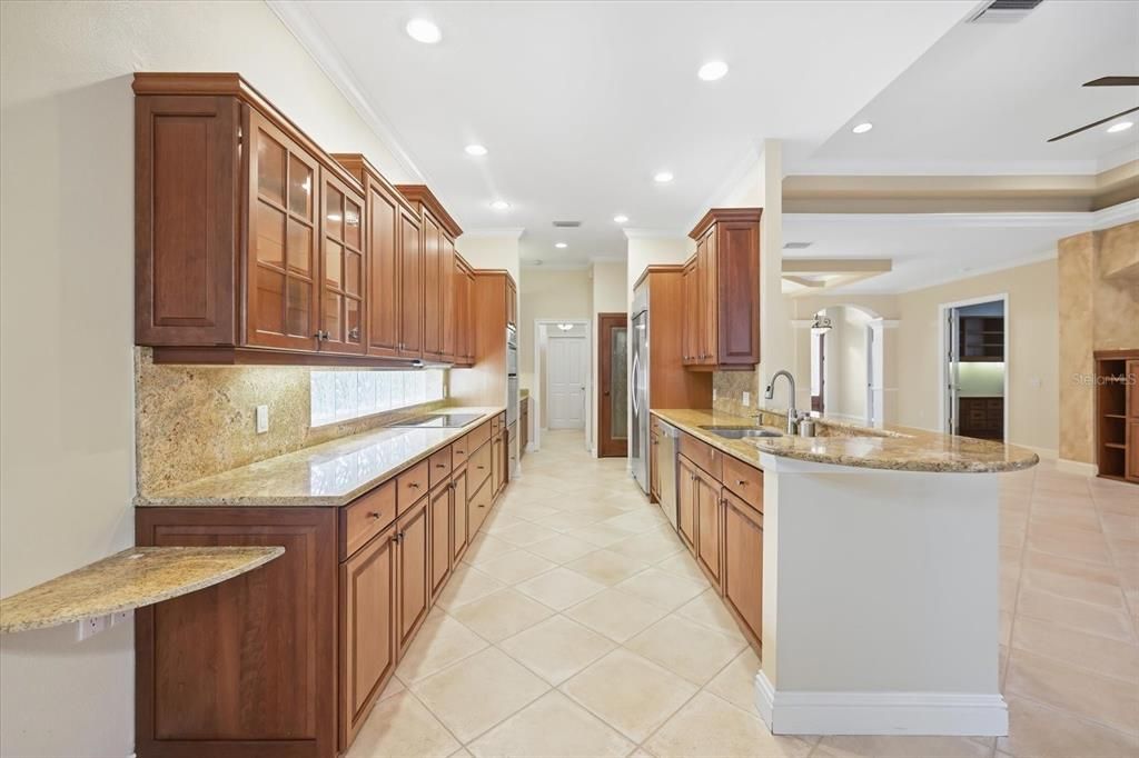 В аренду: $4,500 (3 спален, 2 ванн, 2306 Квадратных фут)