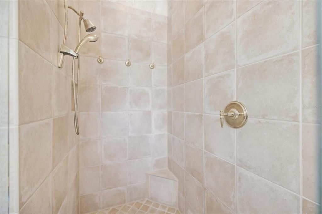 В аренду: $4,500 (3 спален, 2 ванн, 2306 Квадратных фут)