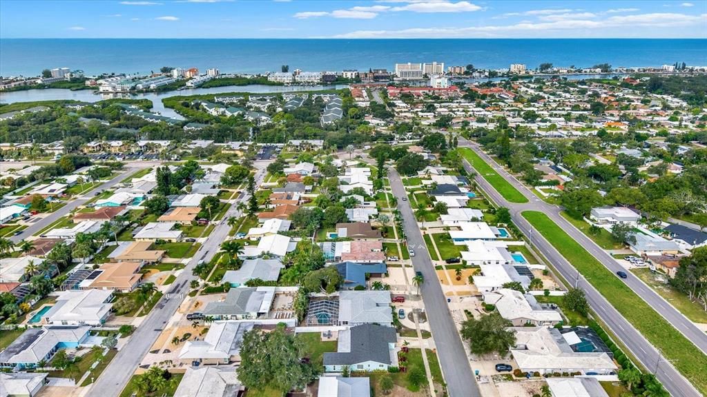 En Venta: $719,900 (4 camas, 2 baños, 2120 Pies cuadrados)